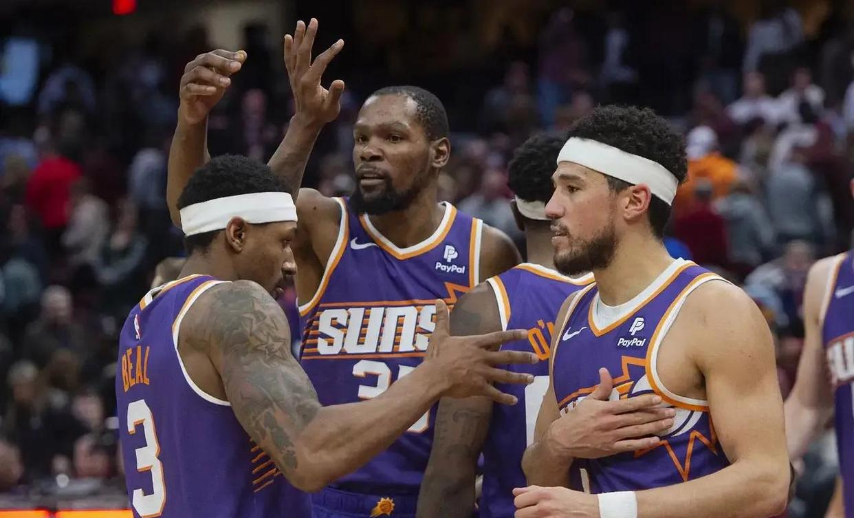 九游体育官网-关于里程碑夜！菲尼克斯太阳强势反弹，NBA常规赛今晚刷纪录，气氛紧张，年轻球员得到机会的信息